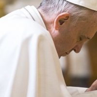 El Papa Francisco pide que no descuidemos la oración