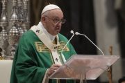 Misa del Papa: "La Palabra de Dios nos cambia, mientras que la rigidez nos esconde"