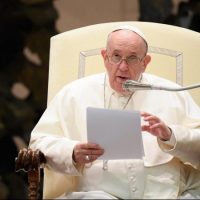 El Papa en la catequesis: la sabiduría de los ancianos, antídoto contra el desencanto