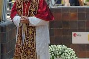 Benedicto XVI cumple 95 años. Gänswein: "Está frágil, pero está bien"