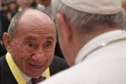 El Papa: hay que honrar a los ancianos, así se reconoce su dignidad