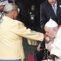 El Papa: la Iglesia necesita sanación. Las madres y las abuelas ayudan a curar
