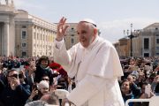 El Papa en el Ángelus: “Donde hay demasiado yo, hay poco Dios”