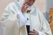 El Papa: Dejémonos sorprender por la presencia de Dios que nos espera entre los pobres
