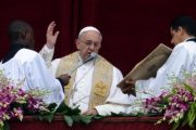 El Papa en Urbi et Orbi recordó las guerras y el hambre que sufre la humanidad