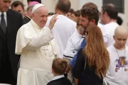 El Papa: La familia es el lugar que acoge y cuida a todos