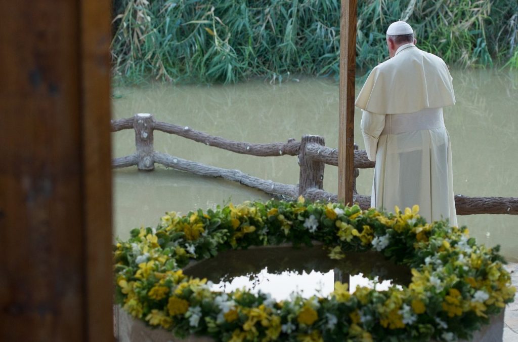 El Papa pide que el agua no sea objeto de desperdicio, abusos y guerra