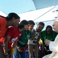 Papa Francisco Celebra el Legado Inspirador de la JMJ 2023 en Reunión con Organizadores